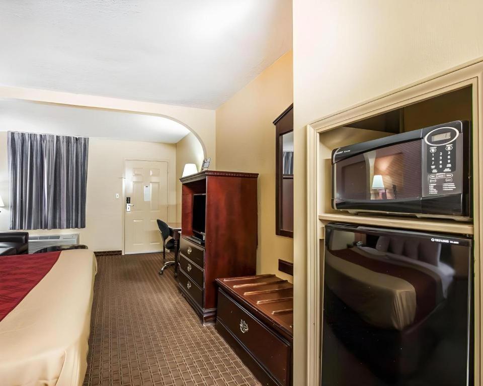 Econo Lodge Inn & Suites I-20, Exit 73 Tuscaloosa Exteriör bild