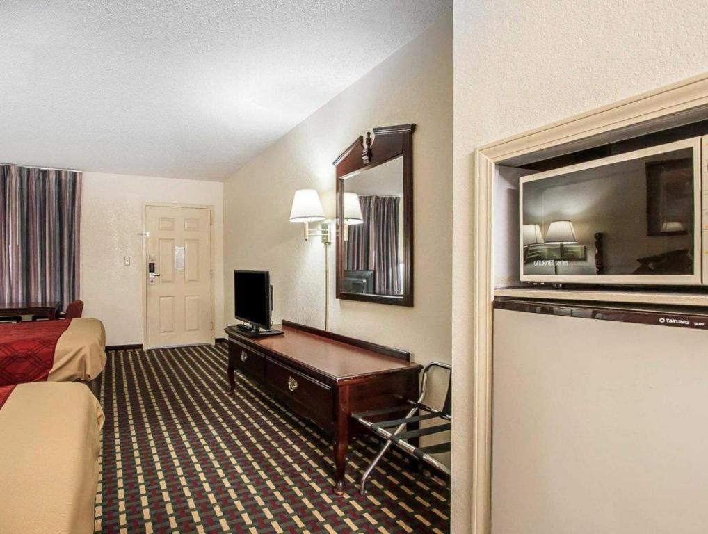 Econo Lodge Inn & Suites I-20, Exit 73 Tuscaloosa Exteriör bild