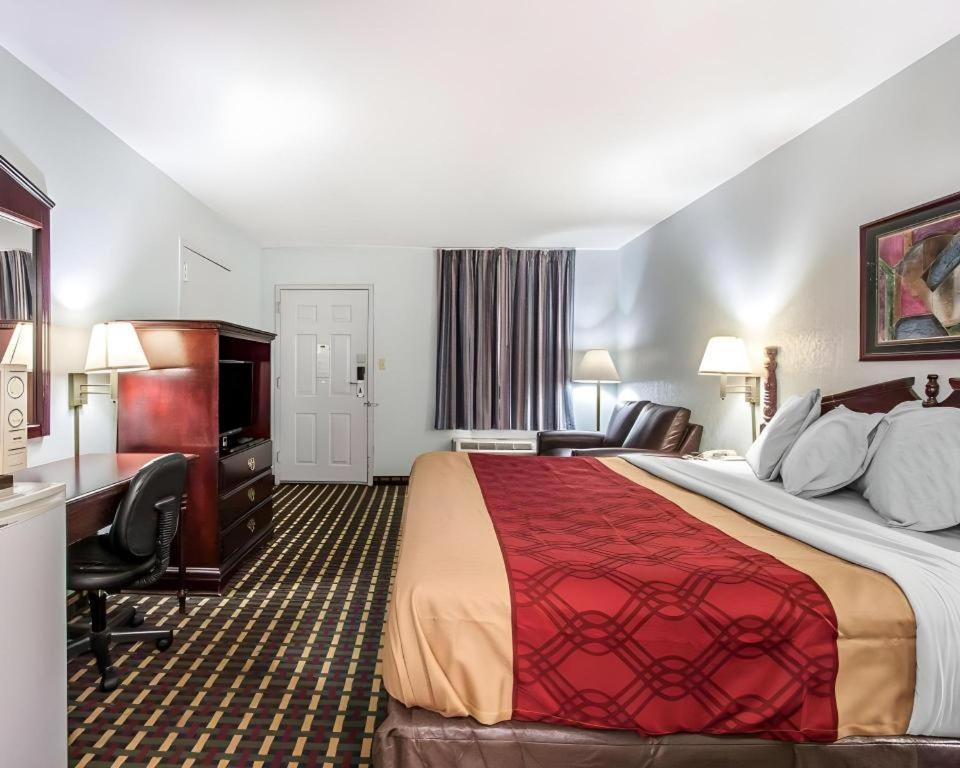 Econo Lodge Inn & Suites I-20, Exit 73 Tuscaloosa Exteriör bild