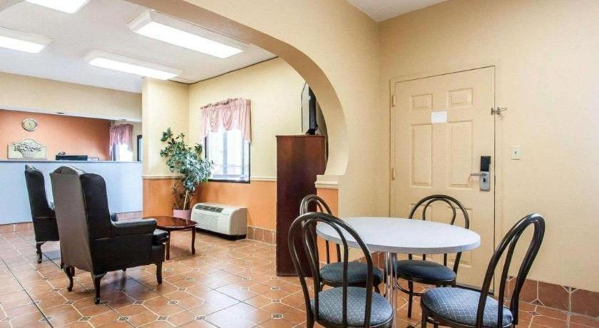 Econo Lodge Inn & Suites I-20, Exit 73 Tuscaloosa Exteriör bild