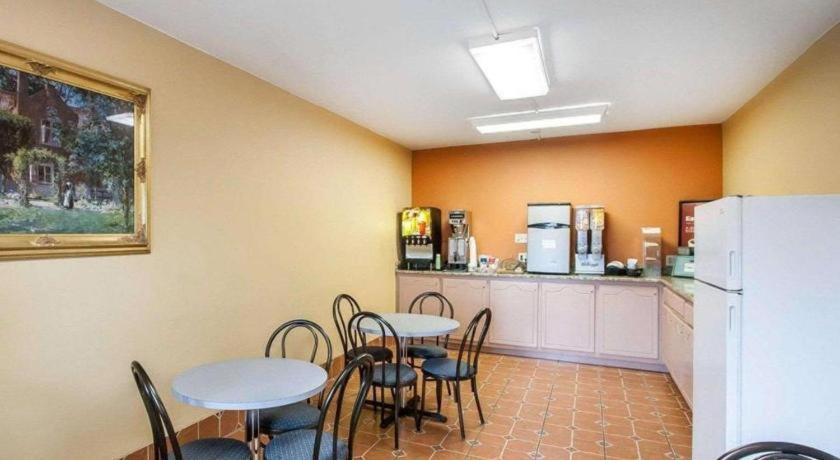 Econo Lodge Inn & Suites I-20, Exit 73 Tuscaloosa Exteriör bild