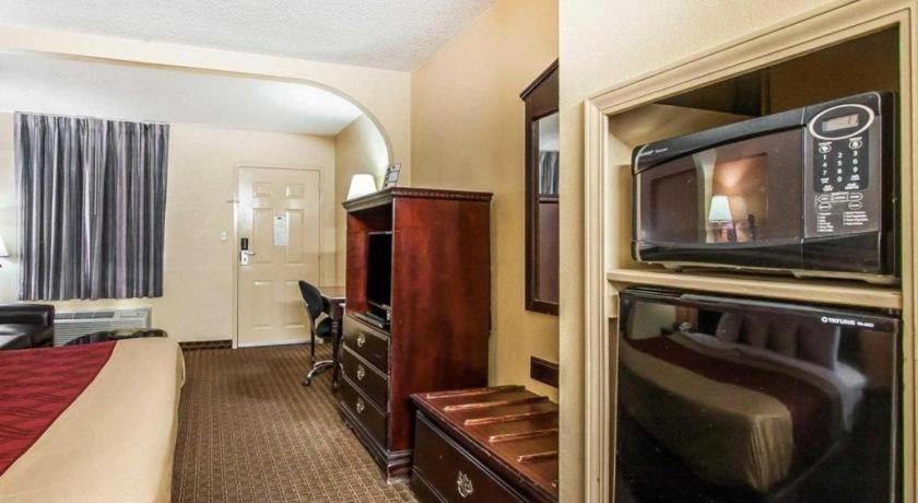Econo Lodge Inn & Suites I-20, Exit 73 Tuscaloosa Exteriör bild